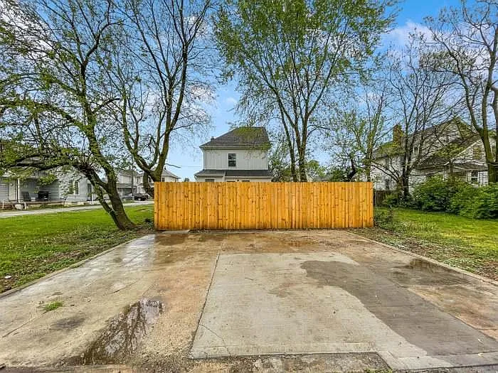 879 Bellows Ave — Photo 31