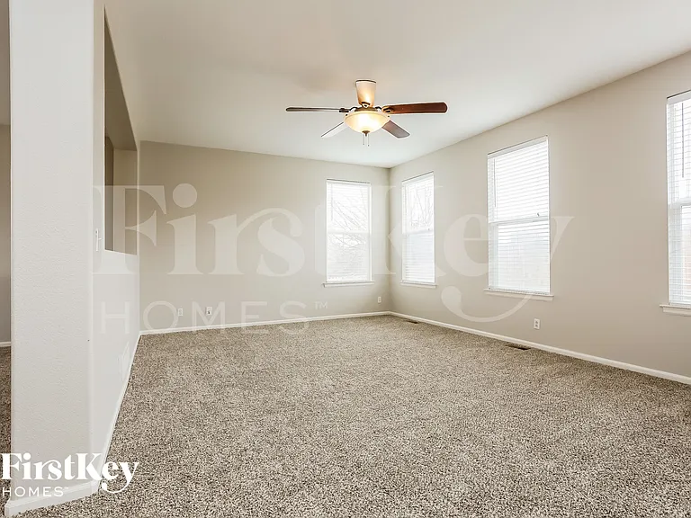 13827 Ivanhoe St — Photo 7