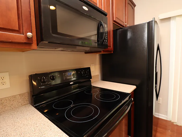 110 Fanwood Ct — Photo 18