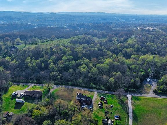 3rd image of 4215 Moss Rd