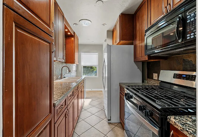 656 Corvina St — Photo 6