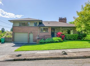 8121 SW 9th Ave, Portland, OR 97219