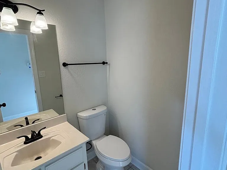 990 Eagle Ridge Cv — Photo 17