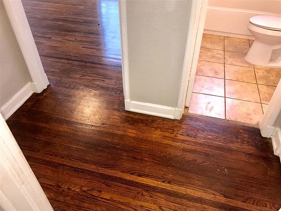 3rd image of 220 SE 13th St #218