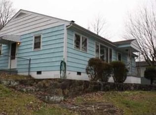 565 Orchard Ave, Elkview, WV 25071