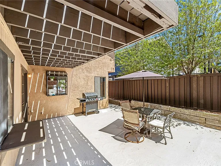 1407 Lakeside Ln — Photo 63