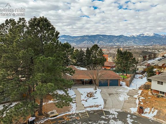 2nd image of 3812 Somerset Dr