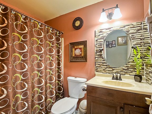 3rd image of 282 Carissa Dr