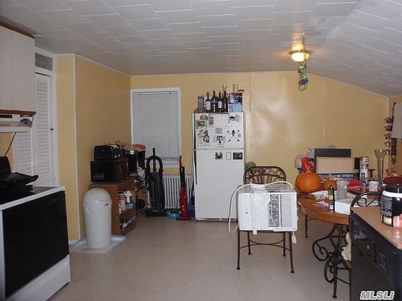 2nd image of 998 Washington Ave