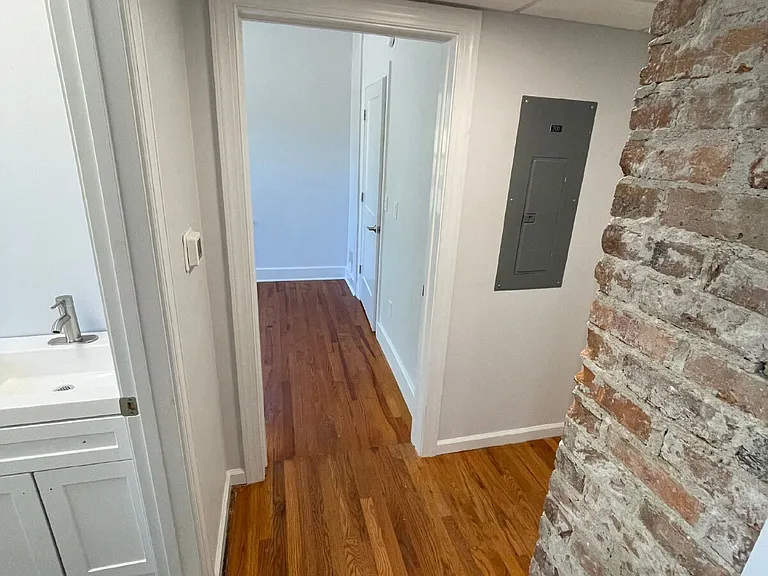 418 E Virginia St #A — Photo 8