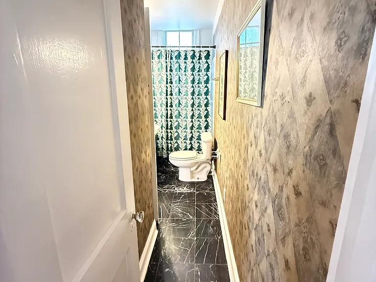 7825 Saint Charles Ave #D — Photo 17