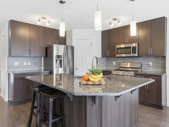 2553 Coughlan Rd SW, Edmonton, AB T6W 2Z6