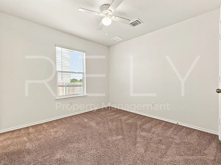 521 Colonel McNally Cv — Photo 32