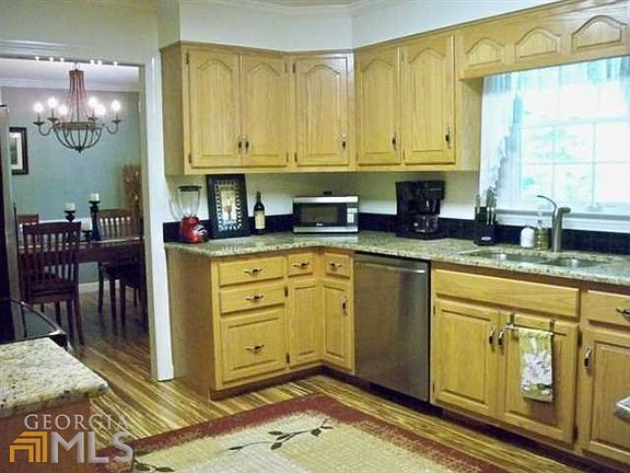 5th image of 4507 Holly Forest Dr