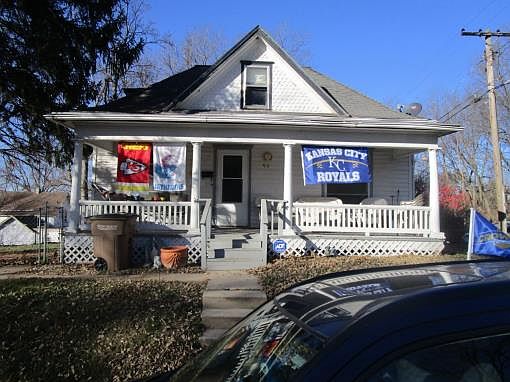 2nd image of 911 N 6th St