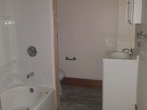 5th image of 208 N Potomac St