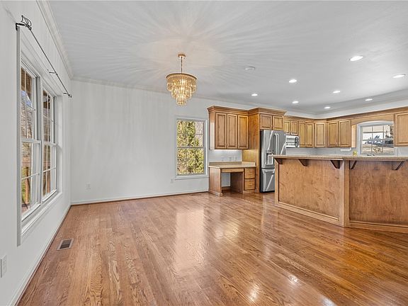 5th image of 103 Steppingstone Way