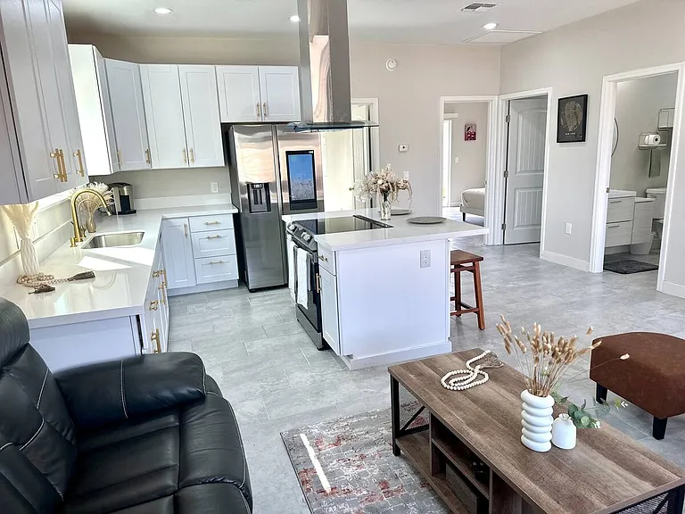 1847 W Juanita Ave — Photo 9