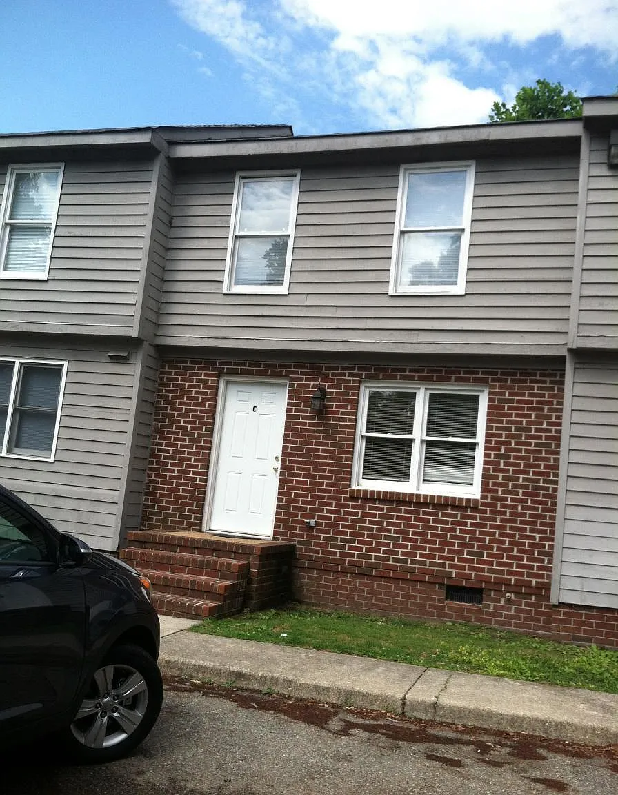 2 bed, 1.5 bath, 900 sqft, $1,450 — Photo 1