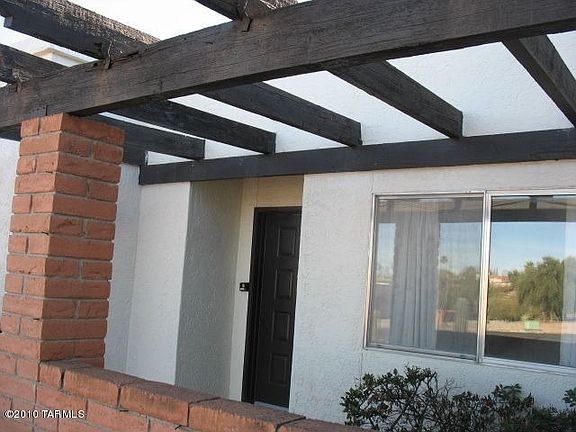 3rd image of 805 W Hermosa Pl