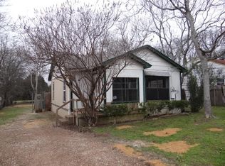 700 Hendricks St, Cedar Hill, TX 75104