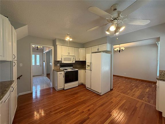 5th image of 505 S Ridge Dr