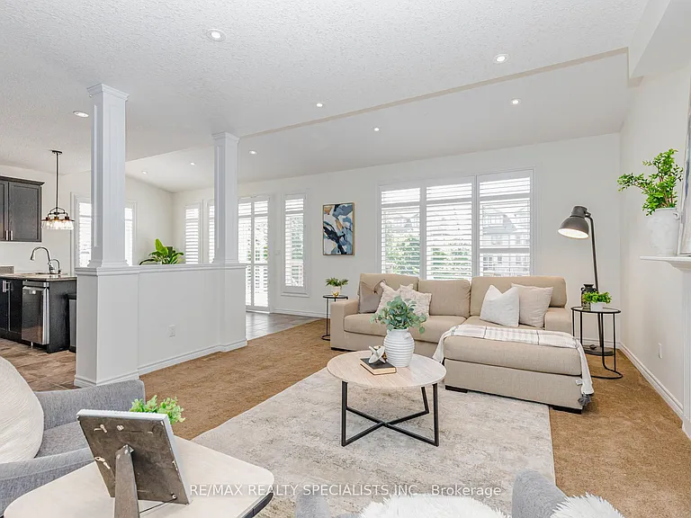 117 Norma Cres #MAIN UPPER — Photo 9