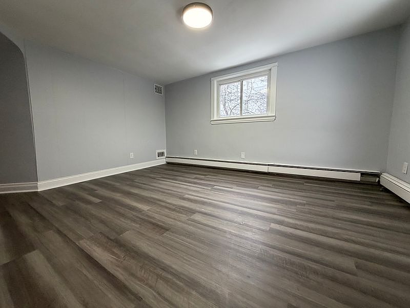 1st image of 308 Douglas Ave #4
