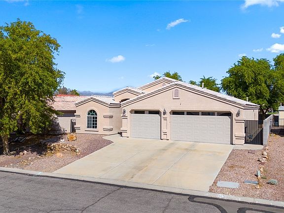 3rd image of 1947 E Desert Greens Lane