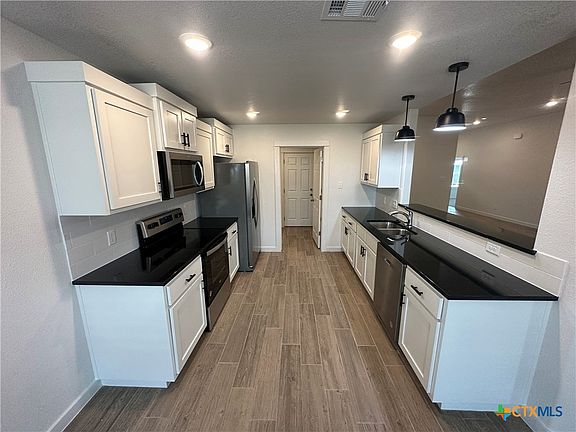 3rd image of 1503 Fiddle Wood Way