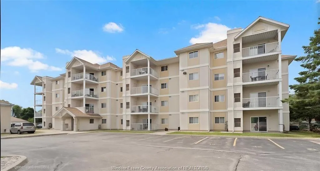 1535 Grand Marais Rd W — Photo 1
