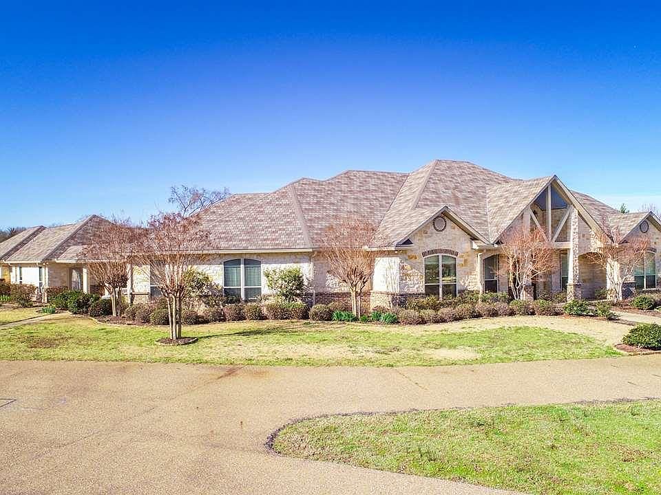 1st image of 213 Hanes Blvd