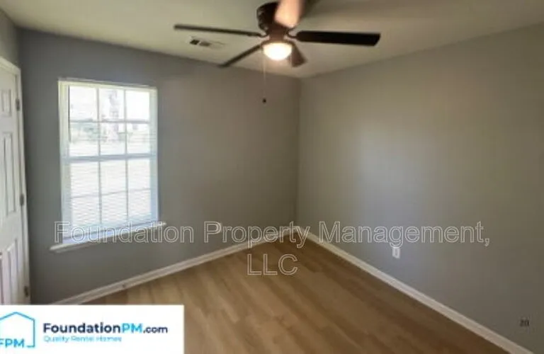 3751 Oak Lake Ln — Photo 11
