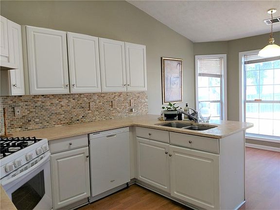 5th image of 2803 Loral Pines Dr