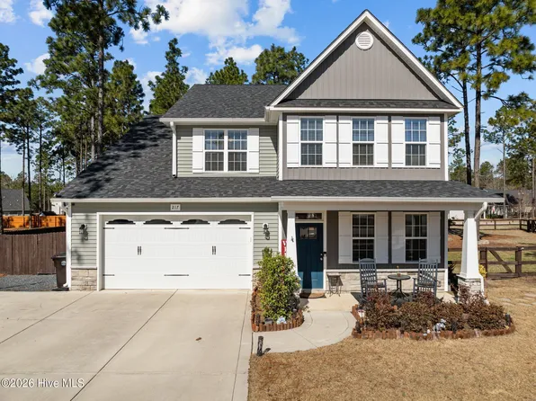 217 Thistleberry Dr, Aberdeen, NC 28315