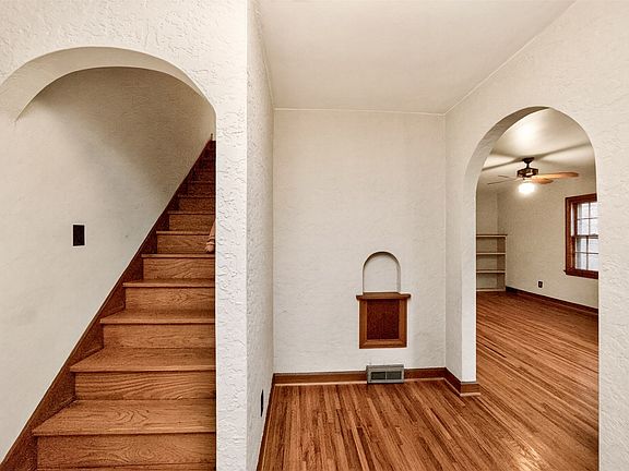 3rd image of 4406 Beaver Crest Dr