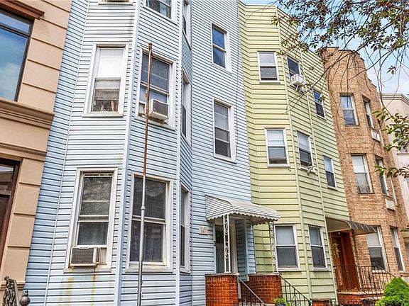 3rd image of 207 N Henry St