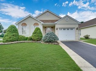 1 Snowdon Ct, Toms River, NJ