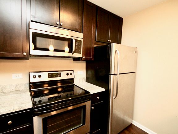 5th image of 1717 N Dayton St APT 101