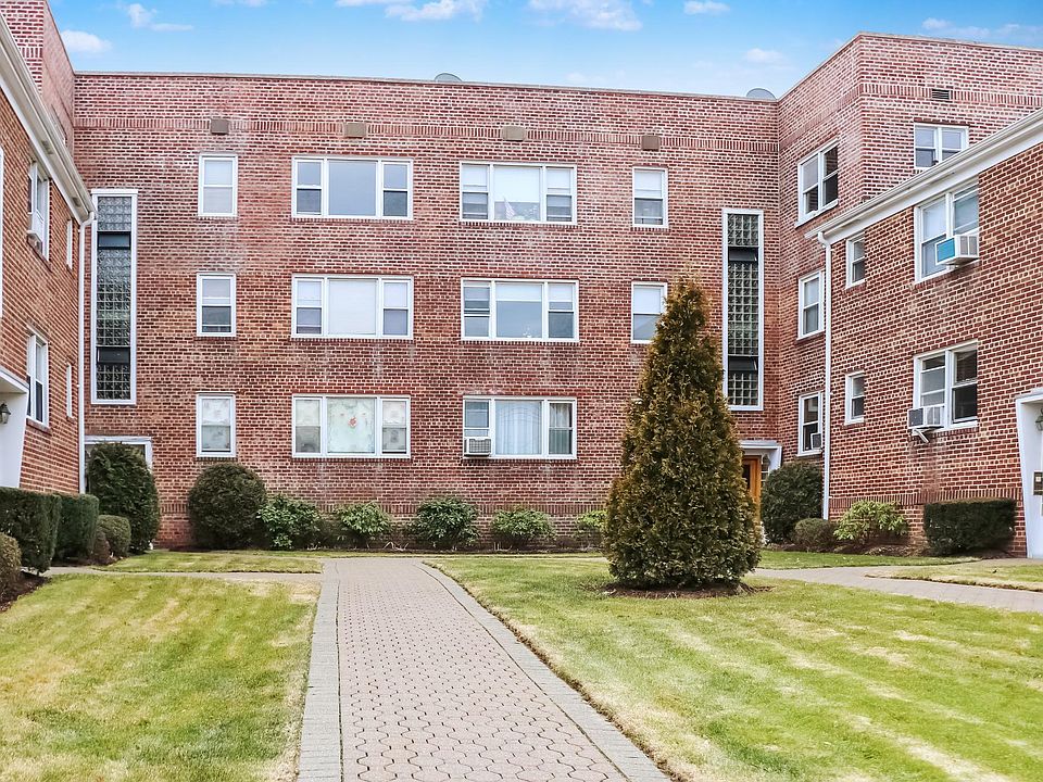 1st image of 32 Broad St E APT B2c