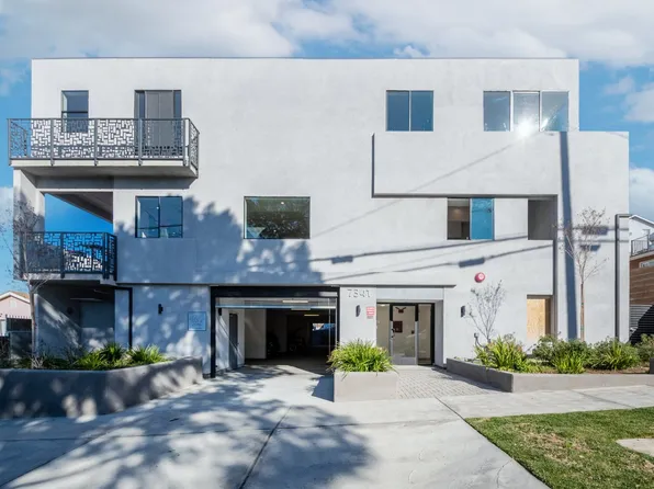 7341 Valmont St #102, Tujunga, CA 91042