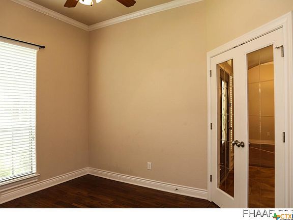 5th image of 309 Wrought Iron Dr
