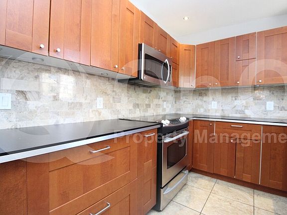 3rd image of 2233 E Highland Ave Unit 219