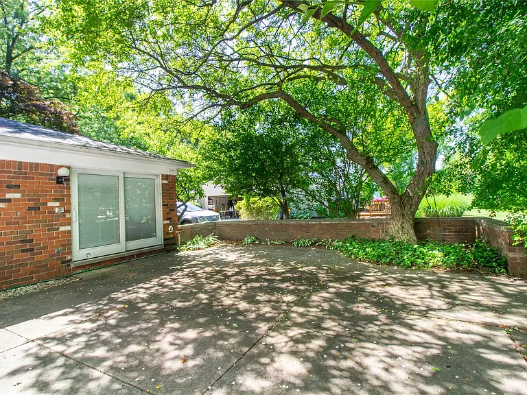4243 Frostwood Ct — Photo 4