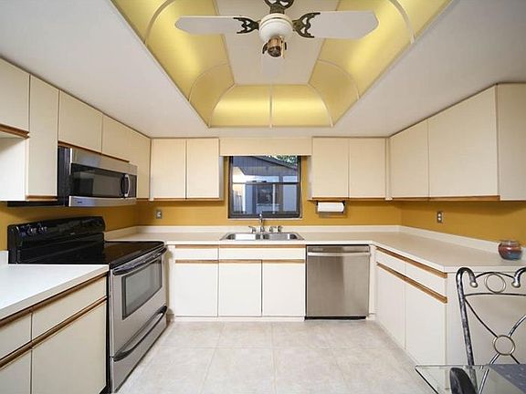 5th image of 613 Oak Hill Cir #29