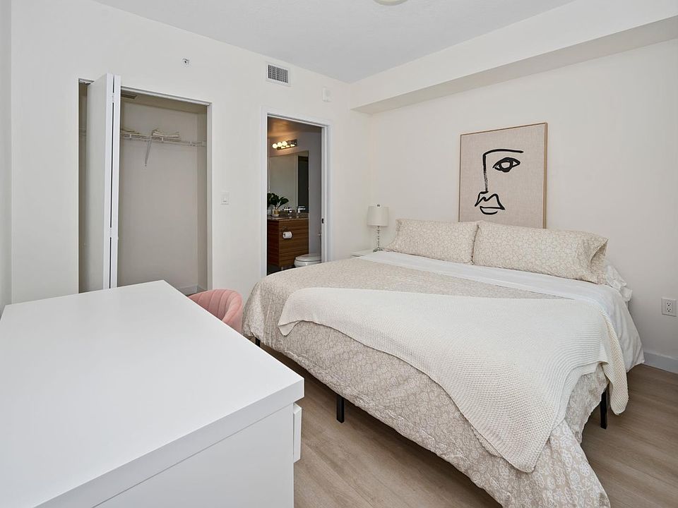 1st image of 1600 NE 1st Ave #27