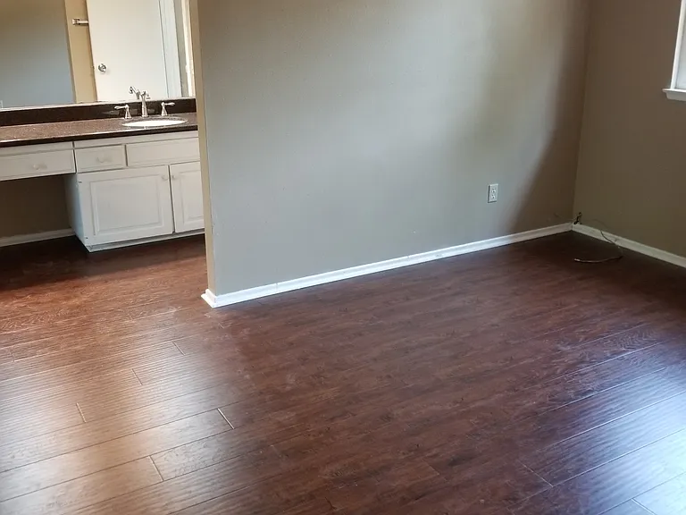 390 W Blaine St — Photo 13