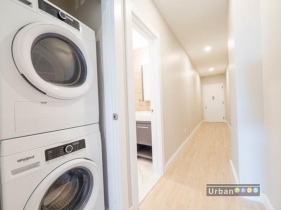 3rd image of 656 Putnam Ave #4A