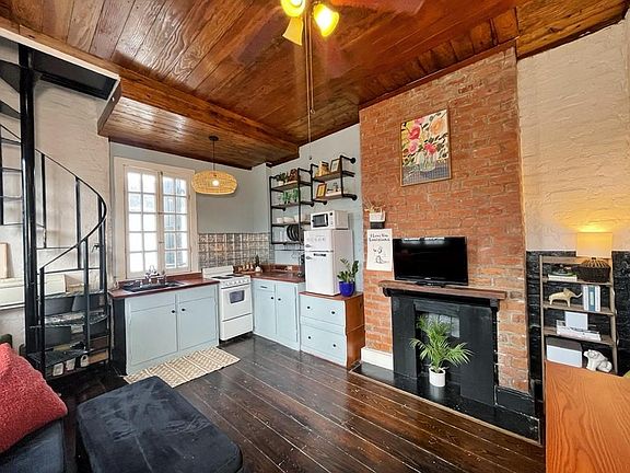 2nd image of 830 Saint Philip St #E