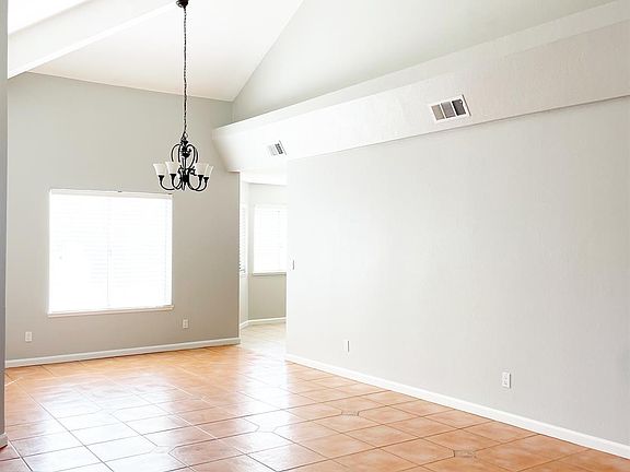 5th image of 1412 Karenell Ct